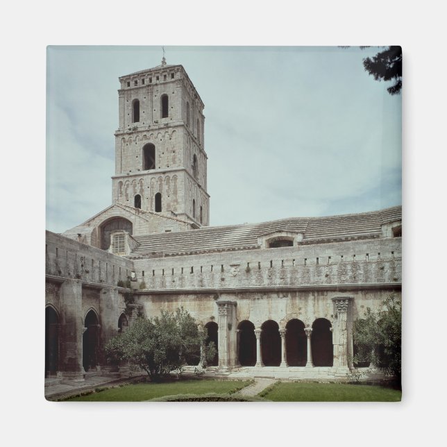 View of the cloister magnet (Front)