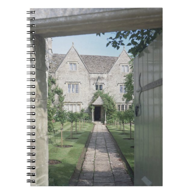 View of the front of the house (photo) notebook (Front)