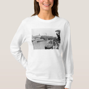 View of the River Spree, Berlin, c.1910 T-Shirt