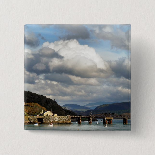 VIEWS OF WALES 15 CM SQUARE BADGE (Front)