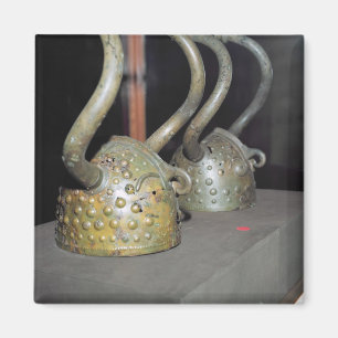 Viking helmet magnet