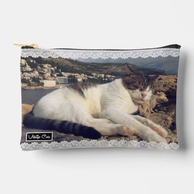 Village Cats Essential Pouch - Jesse (Front)