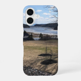 village les bergeronnes iPhone 16 case