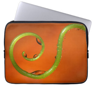 Vine tendral with water, California Laptop Sleeve
