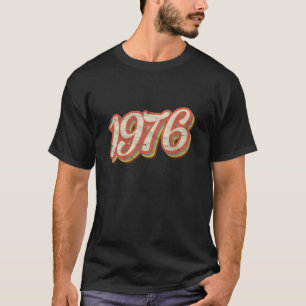 Vintage 1976 Text 45th Birthday Retro 45 Year Old T-Shirt
