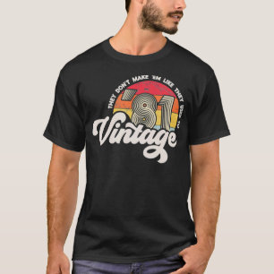 Vintage 1981 Retro Sunset Style 40th Birthday Gift T-Shirt