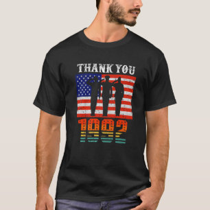 Vintage 1992 30 Years Old Flag American 30th Birt T-Shirt