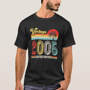 Vintage 2005 17th Birthday Decorations Boy Girl 17 T-Shirt