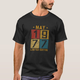 Vintage 45Th Birthday May 1977 Born In 1977 45 Yrs T-Shirt