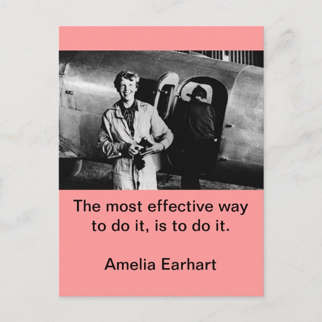 Vintage Amelia Earhart  Photo Postcard (Front)