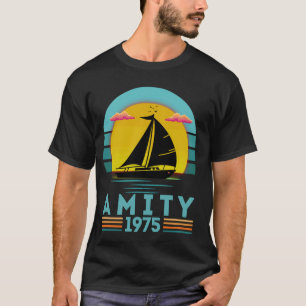Vintage Amity 1975 Sunset Retro Sailboat Summer Va T-Shirt