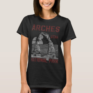 Vintage Arches Utah National Parks Outdoors Nature T-Shirt