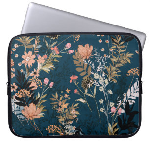 Vintage Autumn Berries Seamless Pattern Laptop Sleeve