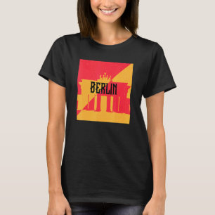 Vintage Berlin Landmark Brandenburg Gate Germany C T-Shirt