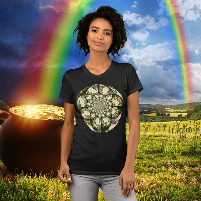 Vintage Blarney Castle & Shamrocks Kaleidoscope T-Shirt (Vintage Blarney Castle & Shamrocks Kaleidoscope T-Shirt)