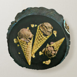 Vintage chocolate ice cream cones round cushion