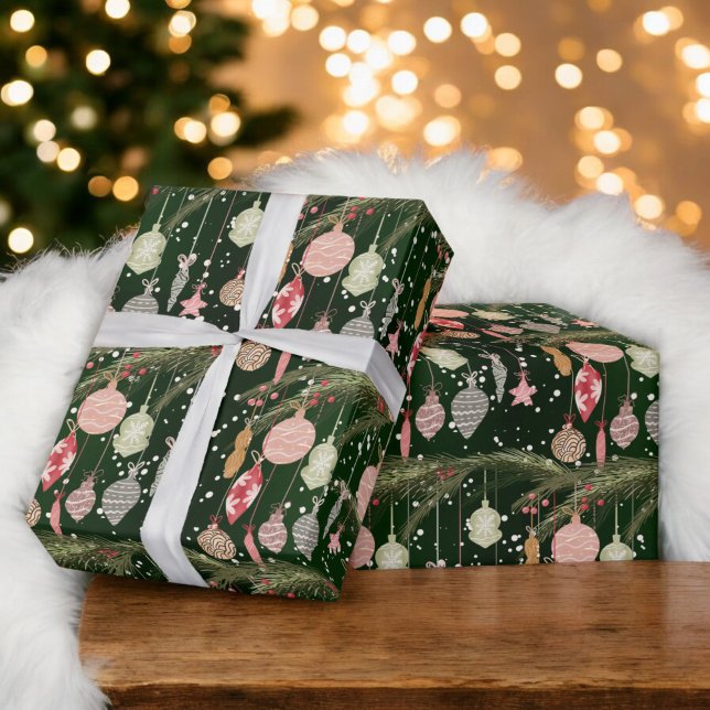 Vintage Christmas Ornament Illustration Pattern Wrapping Paper (Vintage Christmas Ornament Illustration Pattern Wrapping Paper)