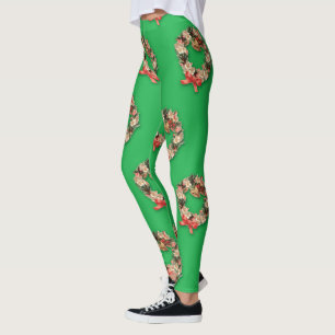 Vintage Christmas Pattern, Floral Wreaths on Green Leggings