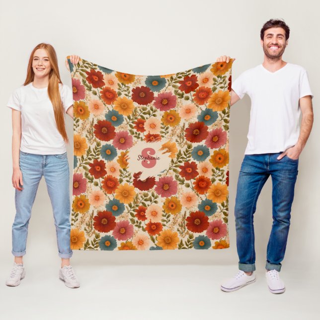 Vintage Daisy Floral Pattern Fleece Blanket (In Situ)