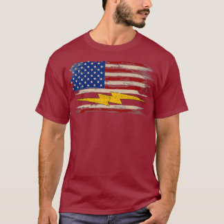 Vintage Electrician American Flag Gift T-Shirt