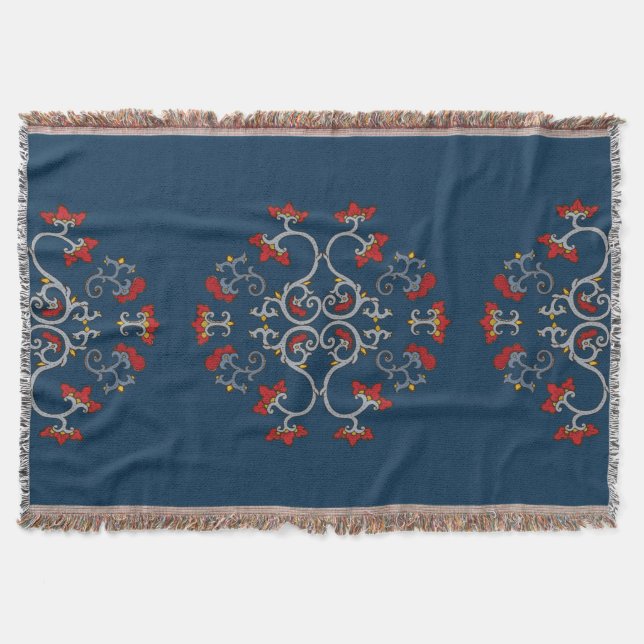 Vintage Floral Ornament Pattern Throw Blanket (Front)