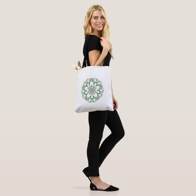 vintage green lotus pattern tote bag (On Model)