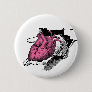 Vintage Heart On Hand Through Crack 6 Cm Round Badge