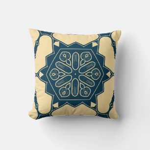 VINTAGE HEART PATTERN Pillow