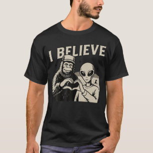 Vintage I Believe Funny Bigfoot Alien Loch Ness Cr T-Shirt