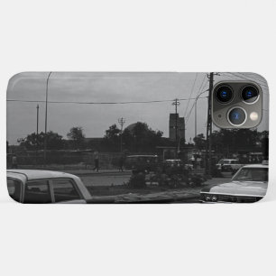 Vintage Iraq Baghdad street taxis iPhone 11 Pro Max Case