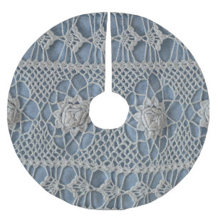 Vintage lace: small white roses. brushed polyester tree skirt