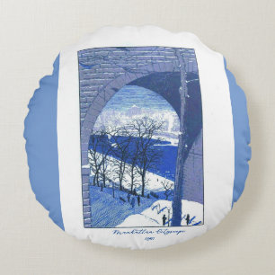 "Vintage Manhattan Cityscape 1890" Round Cushion