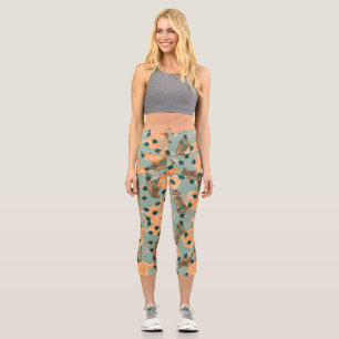 Vintage Moth Pattern Capri Leggings