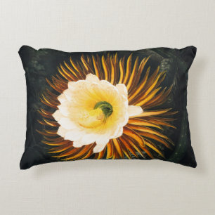 Vintage Night-Blowing Cereus Gothic Art Decorative Cushion