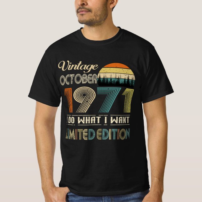 Vintage October 1971 T-Shirt Retro Style Birthday  (Front)
