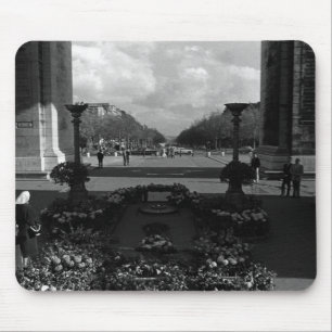 Vintage Paris Triumphal arch Unknown soldier Mouse Pad