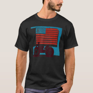 Vintage patriotic tractor on a farm   American fla T-Shirt