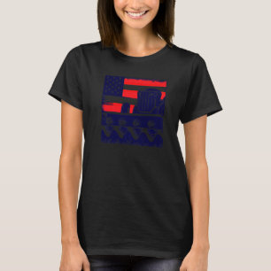 Vintage patriotic tractor on a farm American flag T-Shirt