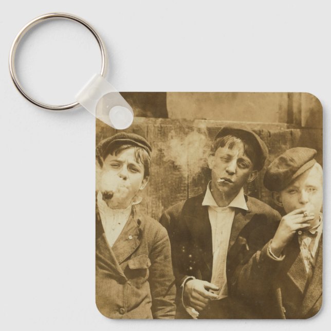Vintage photograph of newsies smoking cigars  key ring (Front)