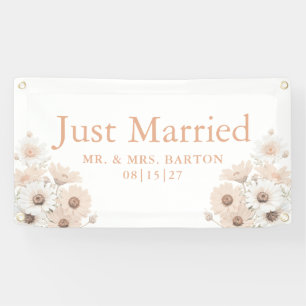 Vintage Pink Daisies Just Married Car Banner