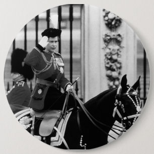 Vintage Queen Elizabeth II Buckingham Palace 1970 6 Cm Round Badge