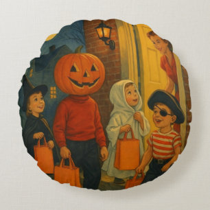 Vintage/retro 1950s trick or treating Halloween Round Cushion