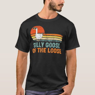 Vintage Retro Goose    Silly Goose On The Loose T-Shirt