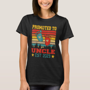 Vintage Retro Promoted To Uncle Est 2023  Pregnanc T-Shirt