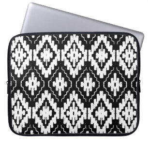 Vintage seamless ethnic pattern with american indi laptop sleeve