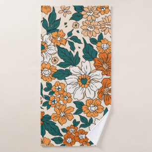 Vintage seamless floral pattern. Liberty style bac Bath Towel