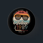 Vintage since 1989 3 cm round badge<br><div class="desc">The perfect vintage birthday gift with your year of birth and beautiful retro colours. A very nice old school and modern design at the same time.</div>
