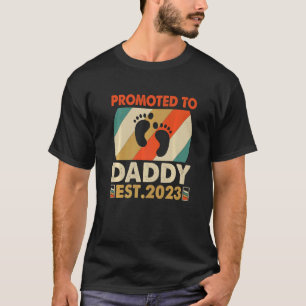 Vintage Soon To Be Dad 2023 Promoted To Daddy Est T-Shirt