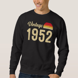 Vintage Style Born In 1952 Retro 70th Birthday Sweatshirt