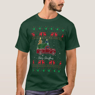 Vintage Style Farm Red Truck with Christmas Tree U T-Shirt
